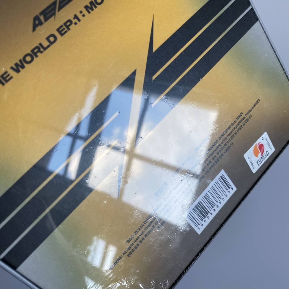 ATEEZ YUNHO SIGNED 'THE WORLD EP.1: MOVEMENT' - VERSION Z (V1)